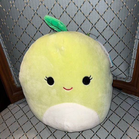 Squishmallow Gabe the Pear 8 inches - Picture 1 of 3